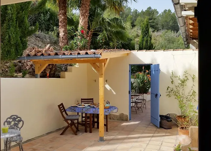 Casa Romero Bed & Breakfast Lliber